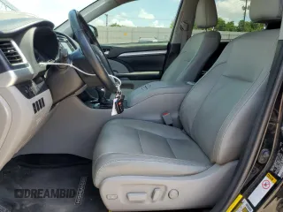 2017 Toyota Highlander XLE with VIN 5TDJZRFH0HS467343, listed as a Copart auction lot 62111325 with 119,629 mi miles and Salvage title. Bid and sale history available at DreamBid. Image 7.