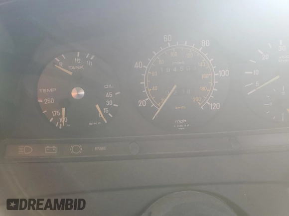 1983 Mercedes-Benz 300 D z VIN WDBAB33A8DB029422, wystawiony jako Copart lot #41494185 z przebiegiem 194 507 mil mil oraz Szkoda całkowita • Salvage title. Historia ofert i sprzedaży dostępna na DreamBid. Obrazek 9.