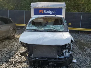 2022 GMC Savana z VIN 1GDY7RFP0N1253727, wystawiony jako Copart lot #67495794 z przebiegiem 23 303 mil mil oraz Szkody całkowita. Historia ofert i sprzedaży dostępna na DreamBid. Obrazek 5.