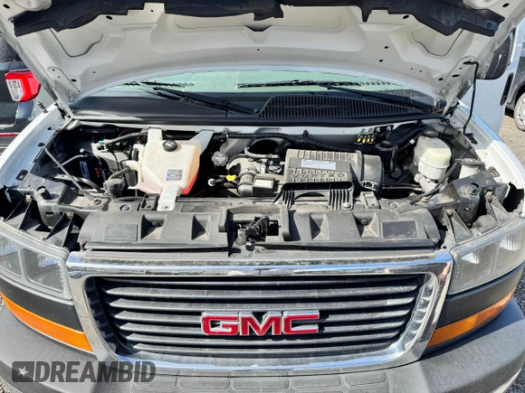 2017 GMC Savana Cargo z VIN 1GTZ7GFGXH1345543, wystawiony jako Copart lot #57692035 z przebiegiem 143 752 mil mil oraz Szkody całkowita. Historia ofert i sprzedaży dostępna na DreamBid. Obrazek 7.