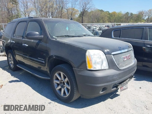 2013 GMC Yukon Denali with VIN 1GKS1EEF8DR209332, listed as a IAAI auction lot 41832403 with 208,800 mi miles. Bid and sale history available at carsss.com. Image 1.