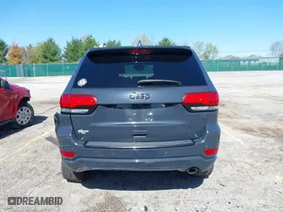 2018 Jeep Grand Cherokee Laredo E with VIN 1C4RJFAG2JC420927, listed as a IAAI auction lot 41962579 with 90,898 mi miles. Bid and sale history available at carsss.com. Image 17.