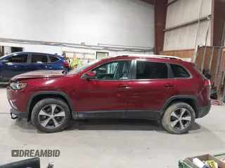 2019 Jeep Cherokee Limited z VIN 1C4PJMDX3KD352981, wystawiony jako IAAI lot #42505194 z przebiegiem 88 863 mil mil oraz . Historia ofert i sprzedaży dostępna na DreamBid. Obrazek 15.