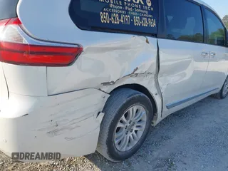 2015 Toyota Sienna XLE with VIN 5TDYK3DC5FS534913, listed as a IAAI auction lot 42052427 with 105,046 mi miles. Bid and sale history available at carsss.com. Image 6.
