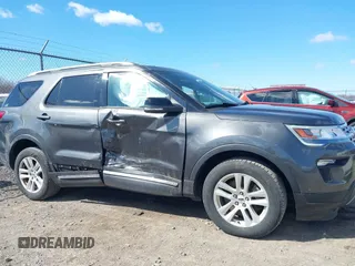2018 Ford Explorer XLT with VIN 1FM5K8D8XJGC91593, listed as a IAAI auction lot 41838572 with 77,280 mi miles and . Bid and sale history available at carsss.com. Image 6.