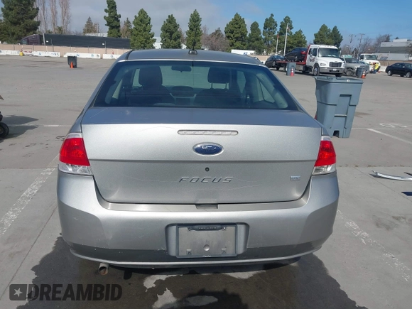 2008 Ford Focus SE with VIN 1FAHP33NX8W135881, listed as a IAAI auction lot 41668949 with 160,261 mi miles. Bid and sale history available at carsss.com. Image 17.