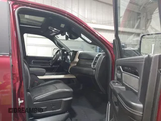 2019 Ram 2500 Laramie with VIN 3C6UR5FL4KG664071, listed as a IAAI auction lot 41361435 with 71,097 mi miles. Bid and sale history available at carsss.com. Image 5.