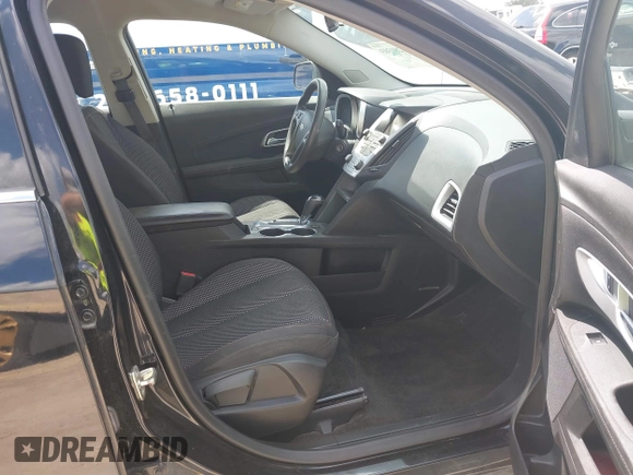 2017 Chevrolet Equinox LS z VIN 2GNALBEK0H1565213, wystawiony jako IAAI lot #40280303 z przebiegiem 55 543 mil mil oraz . Historia ofert i sprzedaży dostępna na DreamBid. Obrazek 5.