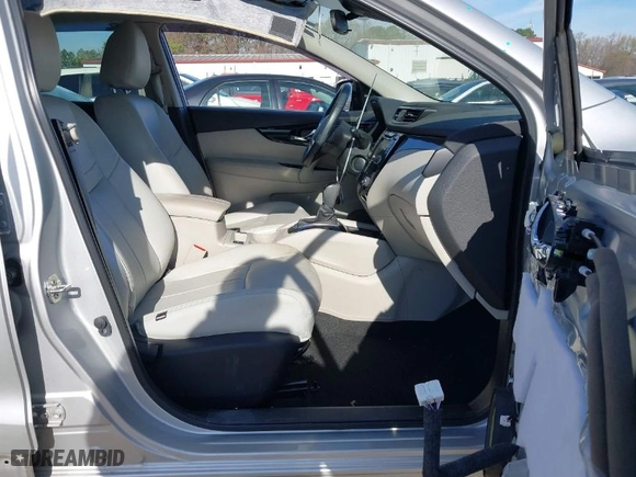 2021 Nissan Rogue Sport SV with VIN JN1BJ1BV2MW318504, listed as a IAAI auction lot 41784026 with 36,269 mi miles. Bid and sale history available at carsss.com. Image 5.