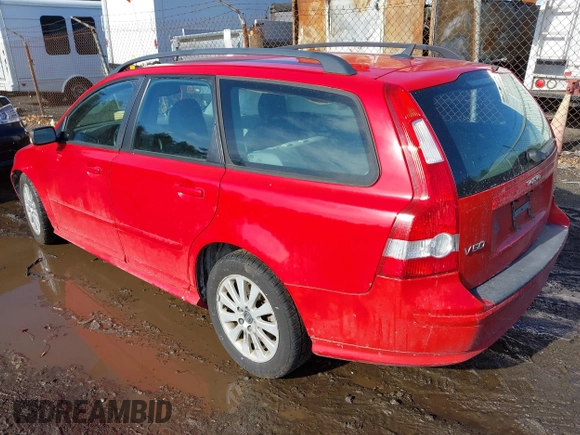 2005 Volvo V50 with VIN YV1MW390652058916, listed as a IAAI auction lot 41444072 with 154,576 mi miles. Bid and sale history available at carsss.com. Image 3.