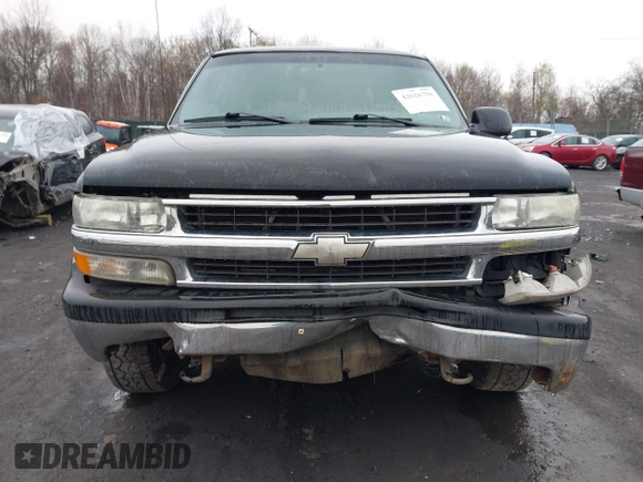 2000 Chevrolet Suburban LT with VIN 3GNFK16T1YG197268, listed as a IAAI auction lot 42026756 with 151,674 mi miles. Bid and sale history available at carsss.com. Image 6.