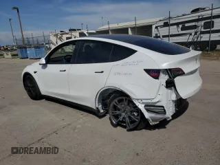 2024 Tesla Model Y Long Range с VIN 7SAYGDEE1RF152168, выставлен на аукционе Copart как лот 52436135 с пробегом 3 546 миль миль и Списание • Salvage title. История ставок и продаж доступна на DreamBid. Изображение 2.