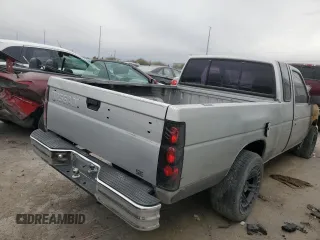 1988 Nissan Hardbody z VIN 1N6HD16S3JC326667, wystawiony jako Copart lot #84568594 z przebiegiem Nie podano mil oraz Nie do naprawy. Historia ofert i sprzedaży dostępna na DreamBid. Obrazek 3.