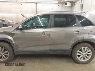 2011 Kia Sorento LX with VIN 5XYKTDA2XBG119730, listed as a IAAI auction lot 41754502 with 176,034 mi miles. Bid and sale history available at carsss.com. Image 14.