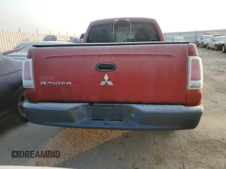 2006 Mitsubishi Raider LS z VIN 1Z7HT28K56S574705, wystawiony jako Copart lot #82250434 z przebiegiem 133 736 mil mil oraz Szkoda całkowita • Salvage title. Historia ofert i sprzedaży dostępna na DreamBid. Obrazek 6.