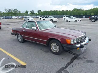 1985 Mercedes-Benz 380 z VIN WDBBA45C0FA026342, wystawiony jako IAAI lot #42197536 z przebiegiem 116 373 mil mil oraz . Historia ofert i sprzedaży dostępna na DreamBid. Obrazek 1.