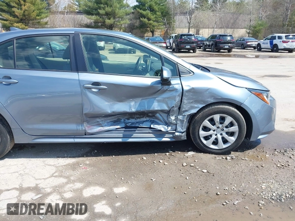 2020 Toyota Corolla LE with VIN JTDEPRAE1LJ058438, listed as a IAAI auction lot 42091884 with 17,788 mi miles and . Bid and sale history available at DreamBid. Image 6.