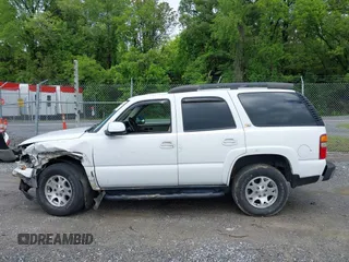 2003 Chevrolet Tahoe Z71 z VIN 1GNEK13Z23R230226, wystawiony jako IAAI lot #42252874 z przebiegiem 251 268 mil mil oraz . Historia ofert i sprzedaży dostępna na DreamBid. Obrazek 14.