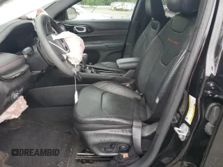2023 Jeep Compass Trailhawk z VIN 3C4NJDDN9PT501952, wystawiony jako Copart lot #58842985 z przebiegiem Nie podano mil oraz Szkoda całkowita • Salvage title. Historia ofert i sprzedaży dostępna na DreamBid. Obrazek 7.