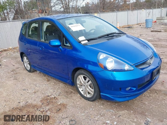 2007 Honda Fit Sport with VIN JHMGD38617S049394, listed as a IAAI auction lot 41962672 with 117,368 mi miles. Bid and sale history available at carsss.com. Image 1.