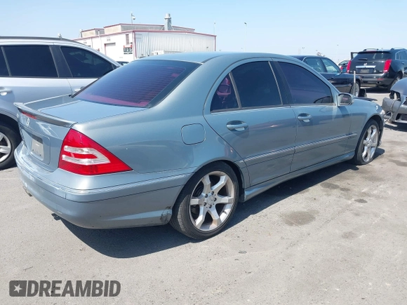 2007 Mercedes-Benz C 230 Sport с VIN WDBRF52H07F903261, выставлен на аукционе IAAI как лот 42564470 с пробегом 209 567 миль миль и . История ставок и продаж доступна на DreamBid. Изображение 4.