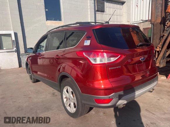 2014 Ford Escape SE z VIN 1FMCU9GX1EUB0429, wystawiony jako Copart lot #67038405 z przebiegiem 177 768 mil mil oraz Czysty tytuł • Clean title. Historia ofert i sprzedaży dostępna na DreamBid. Obrazek 2.