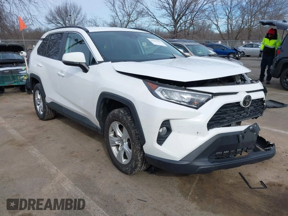 2020 Toyota RAV4 XLE with VIN 2T3P1RFV0LC075978, listed as a IAAI auction lot 41609384 with 72,983 mi miles. Bid and sale history available at carsss.com. Image 1.
