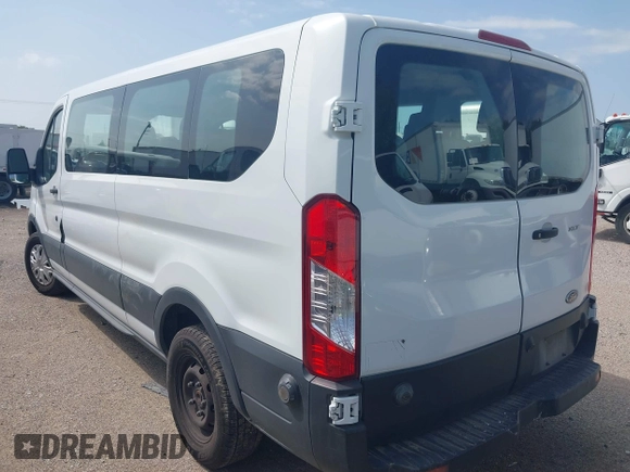 2019 Ford Transit Passenger XL z VIN 1FBZX2ZM2KKB65886, wystawiony jako IAAI lot #41911579 z przebiegiem 56 785 mil mil oraz . Historia ofert i sprzedaży dostępna na DreamBid. Obrazek 3.