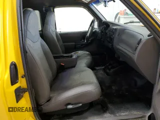 2001 Ford Ranger XL Fleet z VIN 1FTZR15E21TA37171, wystawiony jako Copart lot #58254895 z przebiegiem 121 381 mil mil oraz Czysty tytuł • Clean title. Historia ofert i sprzedaży dostępna na DreamBid. Obrazek 10.