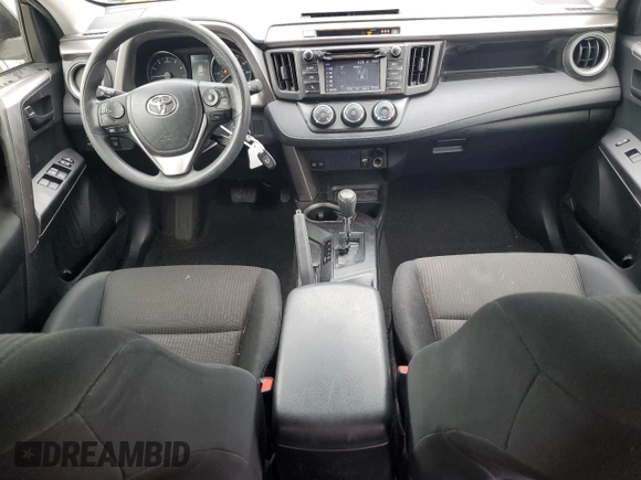 2017 Toyota RAV4 LE z VIN JTMBFREV8HJ138052, wystawiony jako Copart lot #61393655 z przebiegiem 49 785 mil mil oraz Szkoda całkowita • Salvage title. Historia ofert i sprzedaży dostępna na DreamBid. Obrazek 8.
