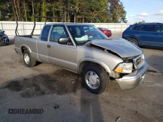 2002 GMC Sonoma SLS with VIN 1GTCS195X28182192, listed as a Copart auction lot 79810694 with 202,368 mi miles and Salvage Title. Bid and sale history available at carsss.com. Image 4.