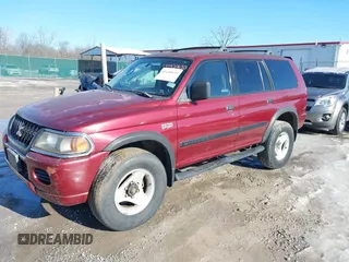 2000 Mitsubishi Montero Sport LS with VIN JA4MT31H0YP807355, listed as a IAAI auction lot 41430630 with 263,412 mi miles. Bid and sale history available at carsss.com. Image 2.
