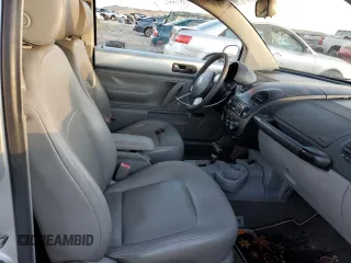 2005 Volkswagen New Beetle Coupe GLS with VIN 3VWCR31C65M418142, listed as a Copart auction lot 78430224 with 22,127 mi miles and Salvage Title. Bid and sale history available at carsss.com. Image 10.