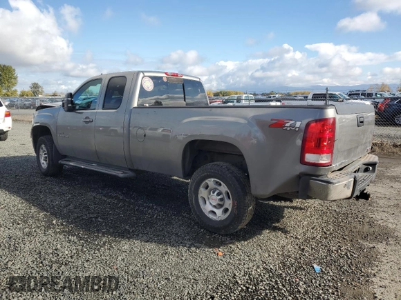 2008 GMC Sierra 2500HD SLT z VIN 1GTHK29618E181379, wystawiony jako Copart lot #78244454 z przebiegiem 161 846 mil mil oraz Szkoda całkowita • Salvage title. Historia ofert i sprzedaży dostępna na DreamBid. Obrazek 2.