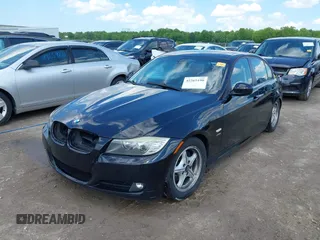 2009 BMW 3 Series 328i xDrive z VIN WBAPK73549A449839, wystawiony jako IAAI lot #42265190 z przebiegiem 114 179 mil mil oraz . Historia ofert i sprzedaży dostępna na DreamBid. Obrazek 2.