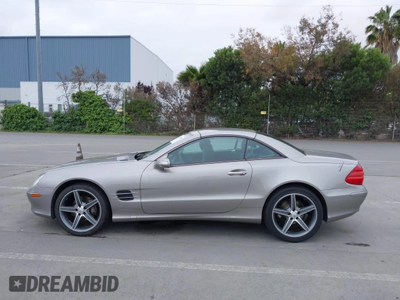 2005 Mercedes-Benz SL 500 z VIN WDBSK75F75F102486, wystawiony jako IAAI lot #42129769 z przebiegiem 61 246 mil mil oraz . Historia ofert i sprzedaży dostępna na DreamBid. Obrazek 14.