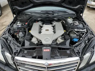 2010 Mercedes-Benz E 63 AMG z VIN WDDHF7HB8AA113602, wystawiony jako Copart lot #43761285 z przebiegiem 115 128 mil mil oraz Nie do naprawy • Non repairable. Historia ofert i sprzedaży dostępna na DreamBid. Obrazek 11.