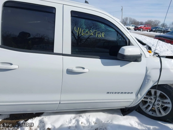 2018 Chevrolet Silverado 1500 LT with VIN 1GCVKREC7JZ173079, listed as a IAAI auction lot 41602728 with 147,685 mi miles. Bid and sale history available at carsss.com. Image 13.