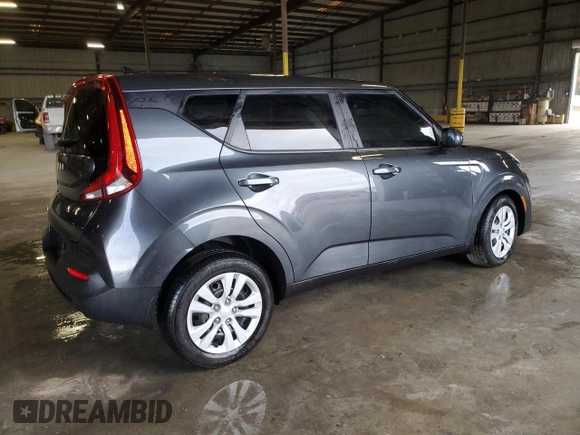2022 Kia Soul LX with VIN KNDJ23AU1N7821317, listed as a Copart auction lot 86534314 with 57,611 mi miles and Salvage Title. Bid and sale history available at carsss.com. Image 3.
