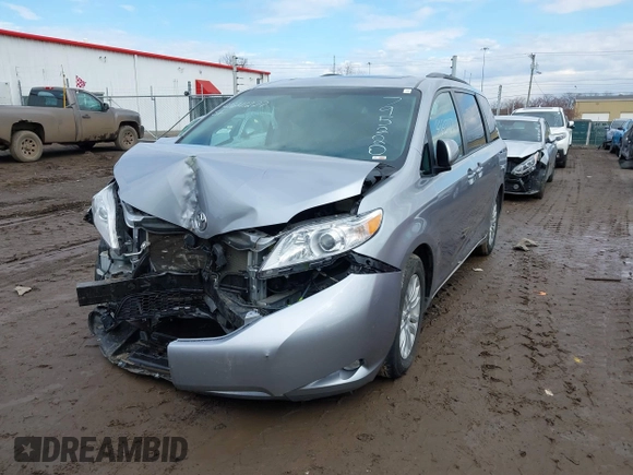 2017 Toyota Sienna XLE Auto Access Seat with VIN 5TDYZ3DC9HS795220, listed as a IAAI auction lot 41641227 with 86,336 mi miles and . Bid and sale history available at DreamBid. Image 11.