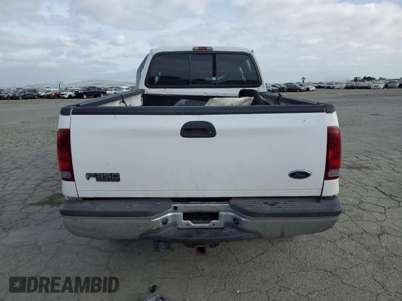 2002 Ford F-350 XL z VIN 1FTSW31F22ED34774, wystawiony jako Copart lot #50922485 z przebiegiem 266 421 mil mil oraz Szkoda całkowita • Salvage title. Historia ofert i sprzedaży dostępna na DreamBid. Obrazek 6.