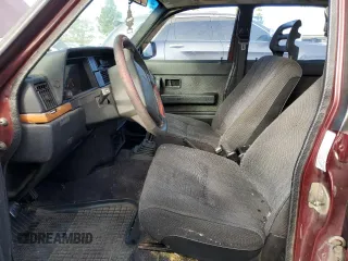 1993 Volvo 240 z VIN YV1AS8801P1487953, wystawiony jako Copart lot #77392634 z przebiegiem 270 844 mil mil oraz Szkody całkowita. Historia ofert i sprzedaży dostępna na DreamBid. Obrazek 7.
