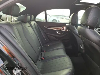 2019 Mercedes-Benz E-Class E 300 with VIN WDDZF4JB8KA642319, listed as a Copart auction lot 71752612 with 40,500 mi miles. Bid and sale history available at carsss.com. Image 10.