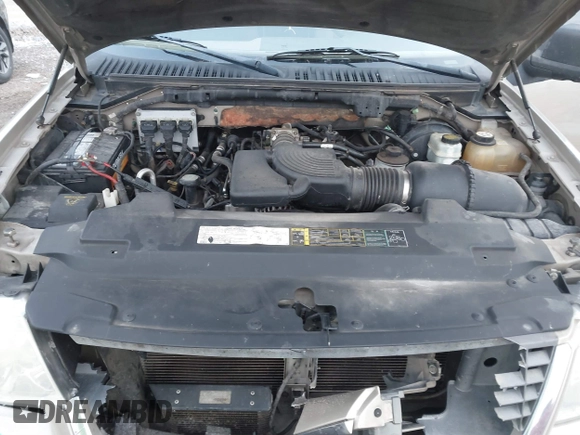 2004 Ford Expedition Special Service with VIN 1FMPU16L64LA31845, listed as a IAAI auction lot 41290115 with 260,312 mi miles and . Bid and sale history available at DreamBid. Image 10.