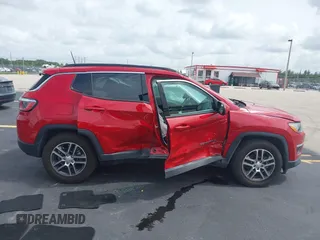 2019 Jeep Compass Latitude with VIN 3C4NJCBB8KT843811, listed as a IAAI auction lot 42442207 with 83,608 mi miles and . Bid and sale history available at DreamBid. Image 14.