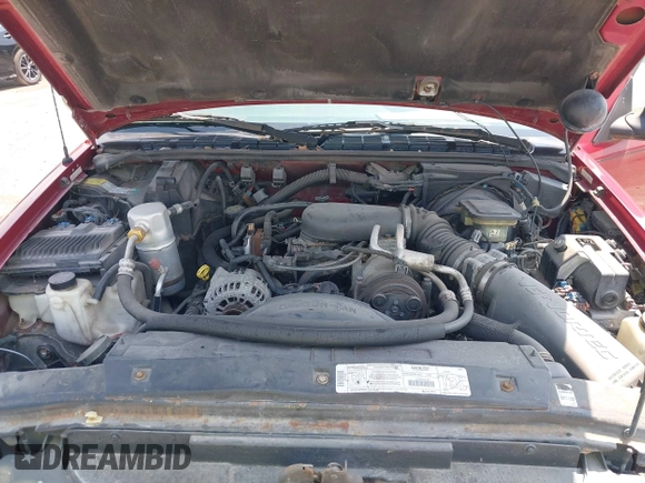 1997 Chevrolet Blazer LS z VIN 1GNDT13W6V2243751, wystawiony jako IAAI lot #42437683 z przebiegiem 148 262 mil mil oraz . Historia ofert i sprzedaży dostępna na DreamBid. Obrazek 10.