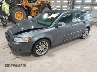 2010 Volvo V50 with VIN YV1382MW4A2521366, listed as a IAAI auction lot 41355960 with 242,749 mi miles. Bid and sale history available at carsss.com. Image 19.