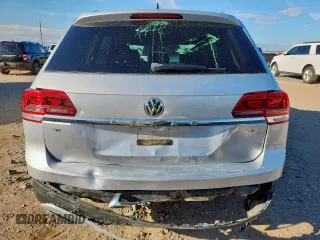 2018 Volkswagen Atlas SE with VIN 1V2CR2CA1JC527059, listed as a Copart auction lot 62957875 with 140,337 mi miles and Salvage title. Bid and sale history available at DreamBid. Image 6.