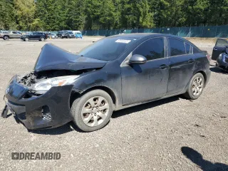 2012 Mazda 3 i Sport z VIN JM1BL1UG6C1524376, wystawiony jako Copart lot #53840325 z przebiegiem 132 733 mil mil oraz Szkody całkowita. Historia ofert i sprzedaży dostępna na DreamBid. Obrazek 1.
