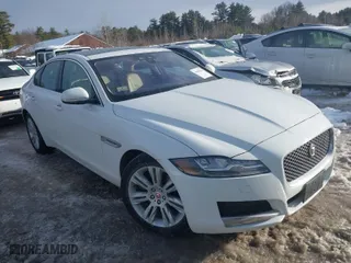 2017 Jaguar XF 35t Premium with VIN SAJBJ4BV5HCY31768, listed as a IAAI auction lot 41587816 with NaN miles. Bid and sale history available at carsss.com. Image 1.